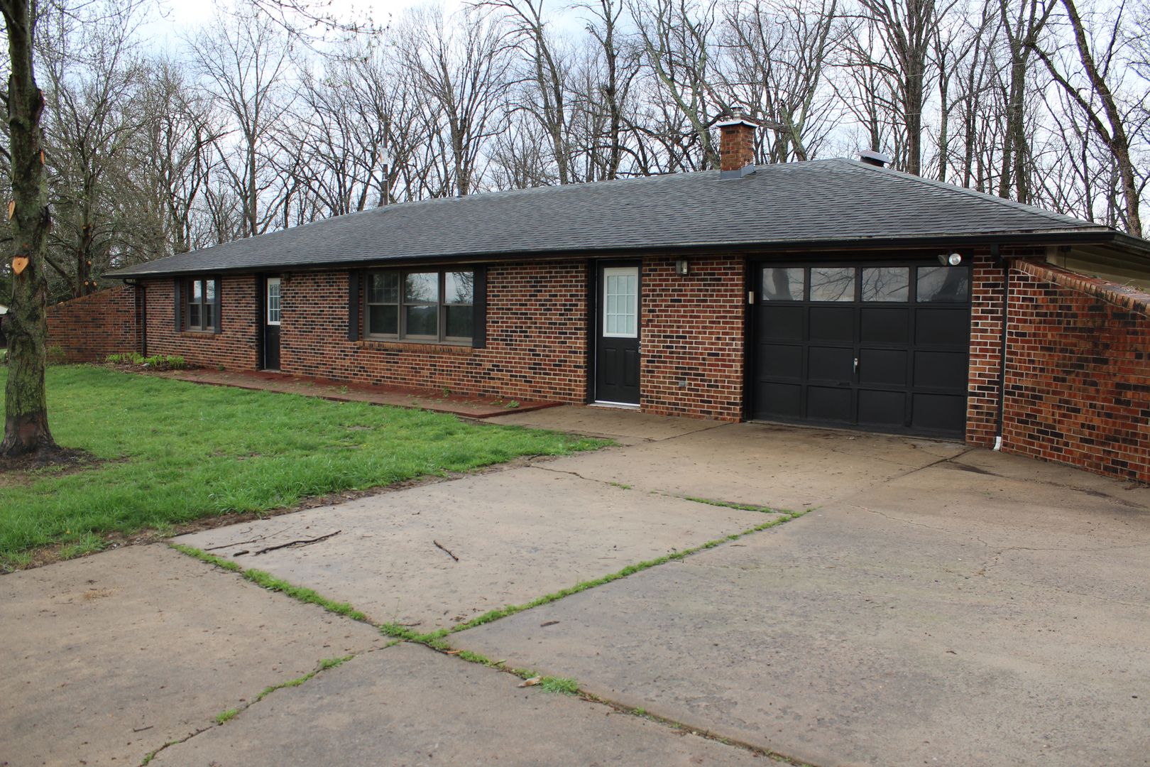 Williamsburg House: 8597 County Road 134