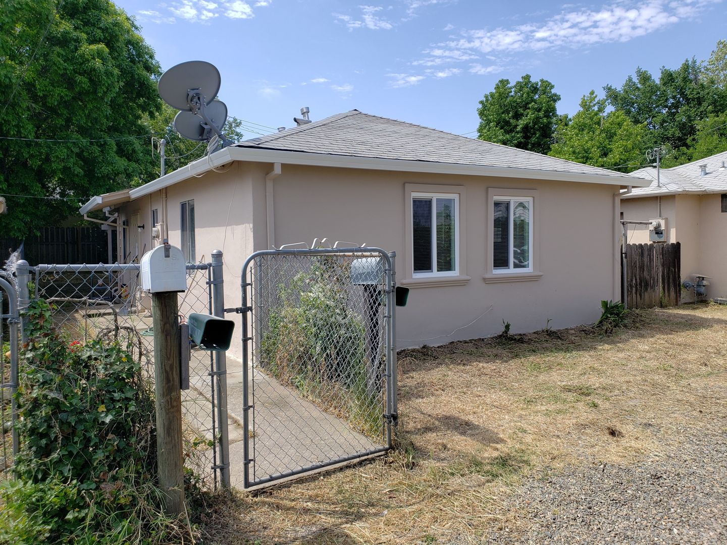 Roseville House: 406 Niles Ave.