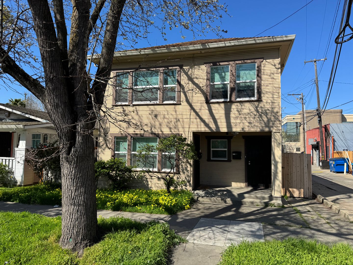 Sacramento House: 1918 Alhambra Blvd.