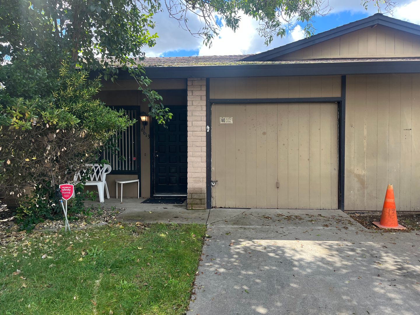 Sacramento House: 6613 Hillsdale Blvd.