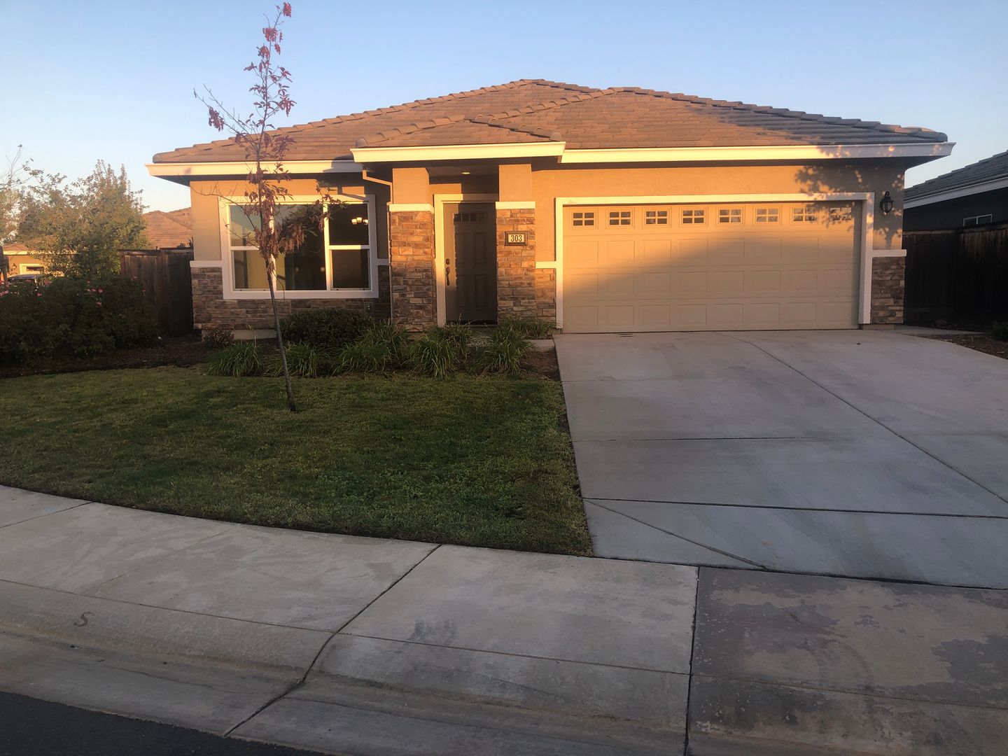 Ione House: 303 Pelican Hill Ct.