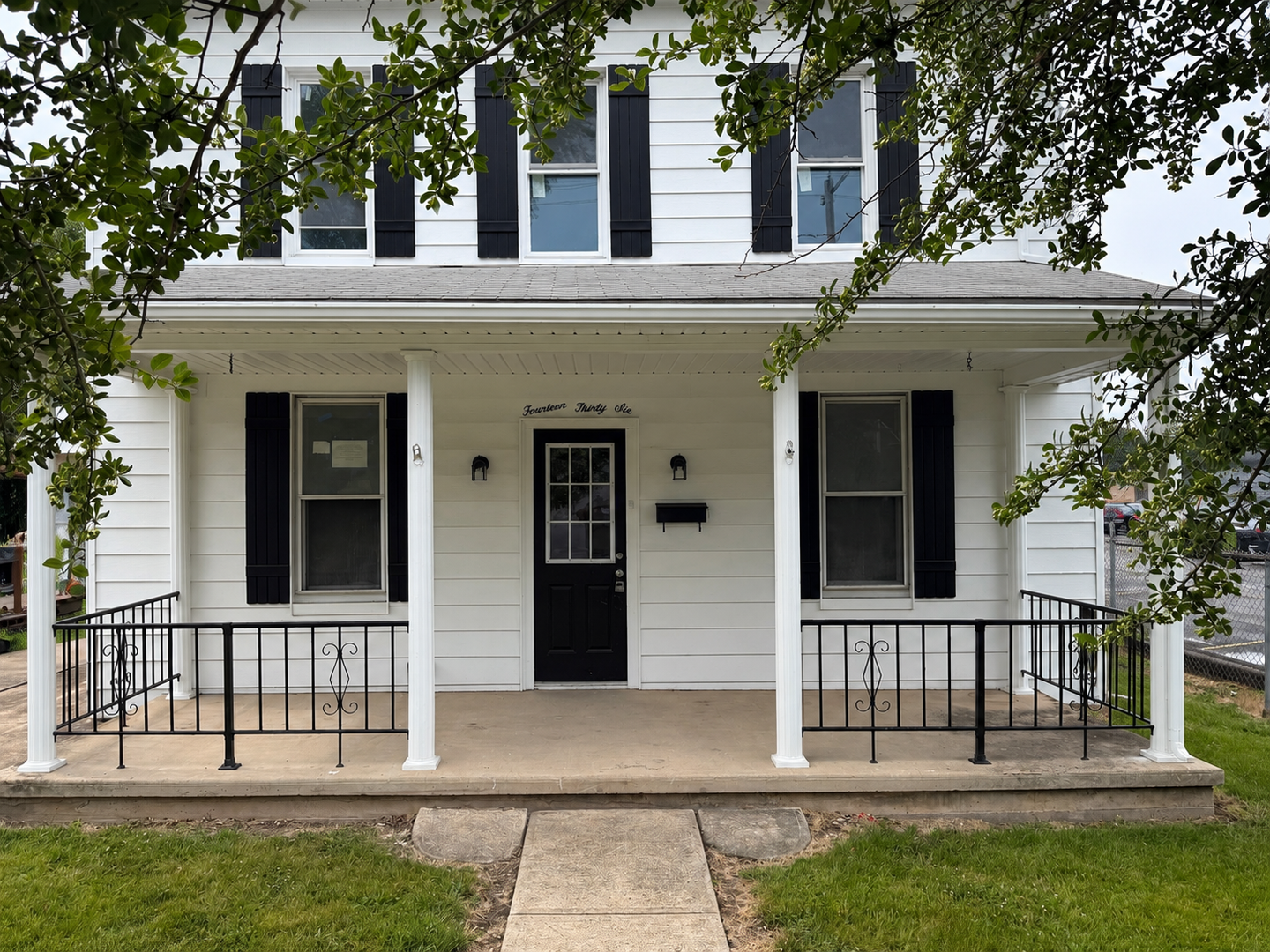 Williamsport House: 1436 W Southern Ave