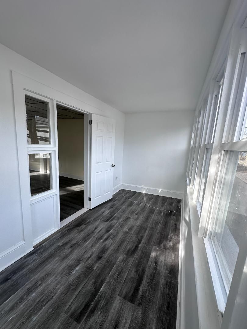 Plymouth Apartment: 153 Vine St