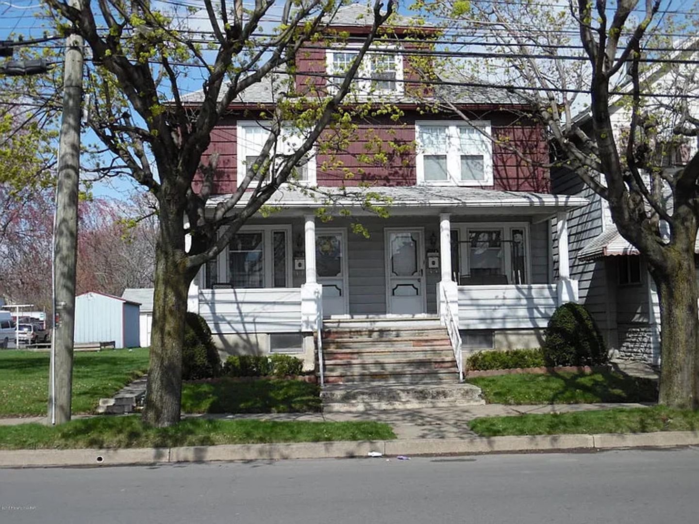 Kingston House: 561 Northampton St