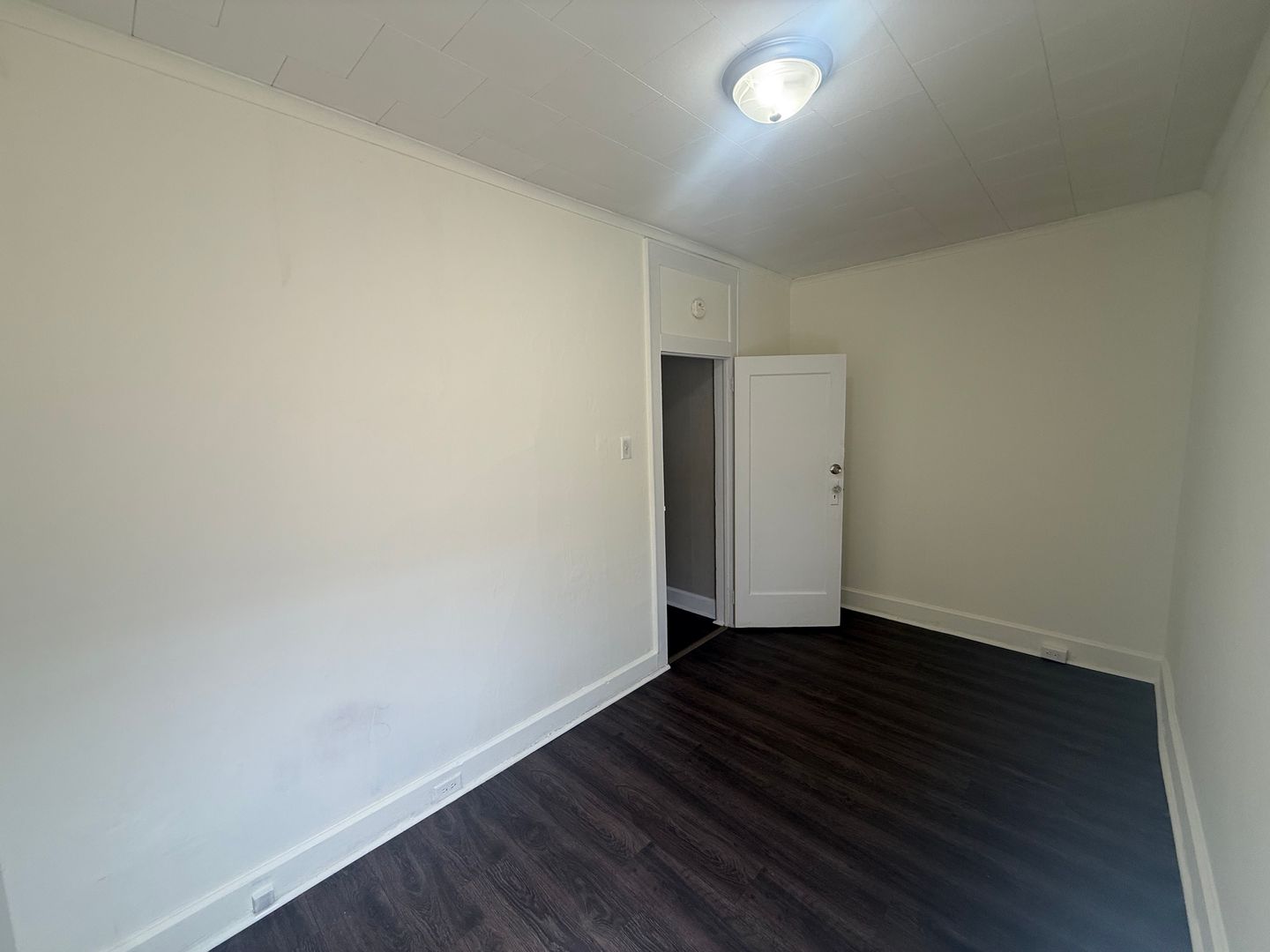 Plymouth Apartment: 113 W Main St