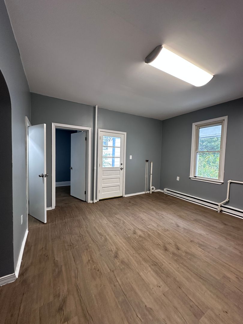 Wilkes-Barre Apartment: 45 Madison St