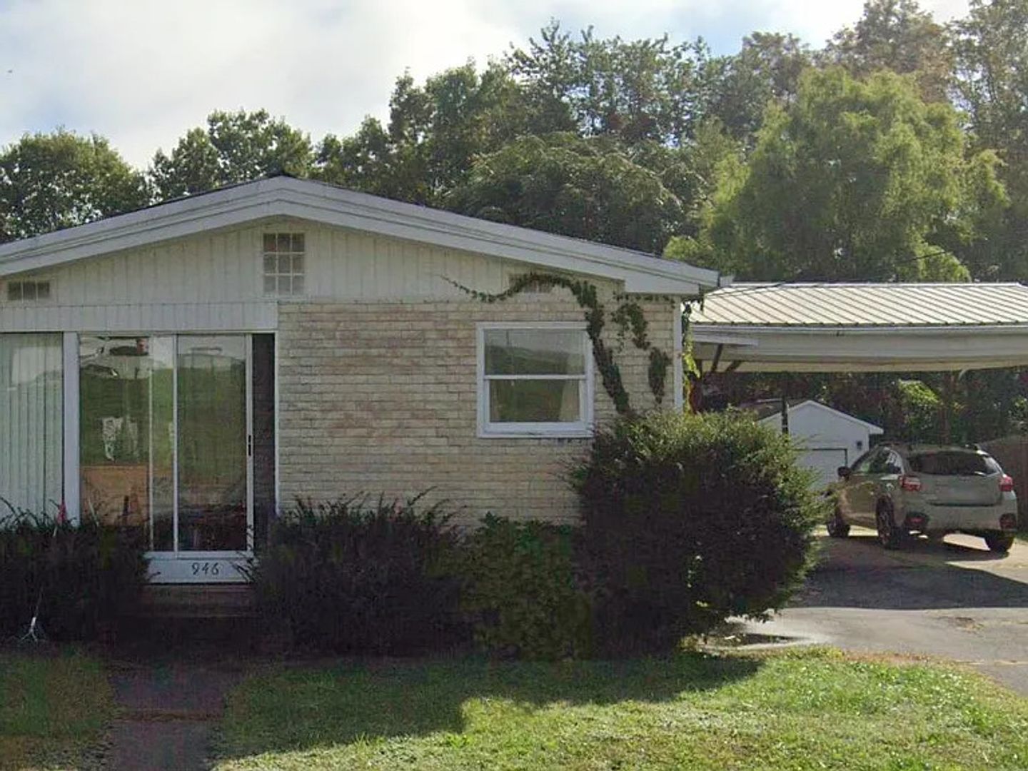 Old Forge Apartment: 946 Wood St unit 2