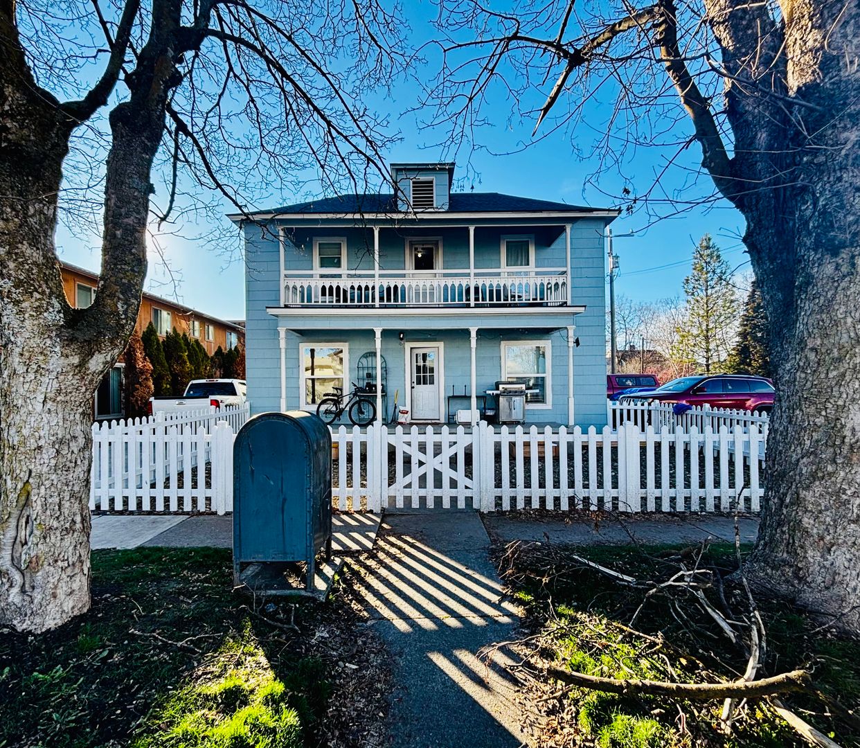 Moscow Apartment: 413 S Asbury St.