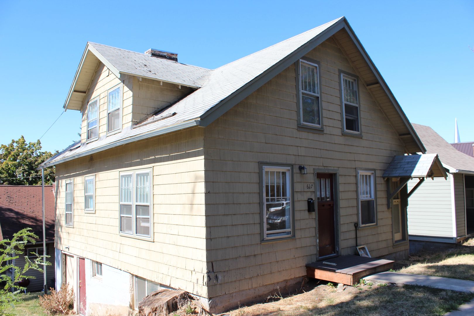 Moscow Apartment: 627 S Jefferson St.