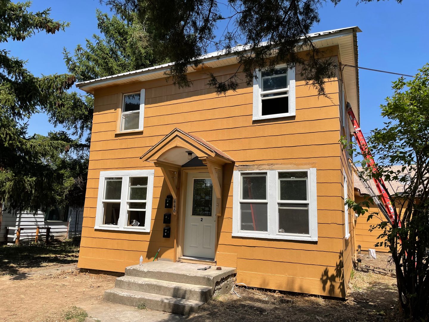 Moscow Apartment: 446 Lewis St.