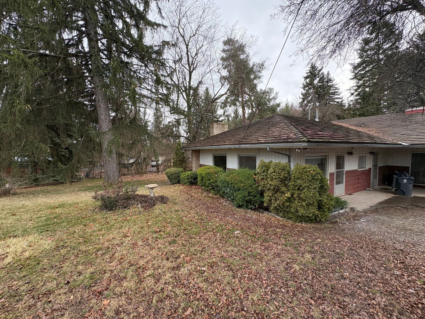 Moscow Apartment: 1133 N Almon St