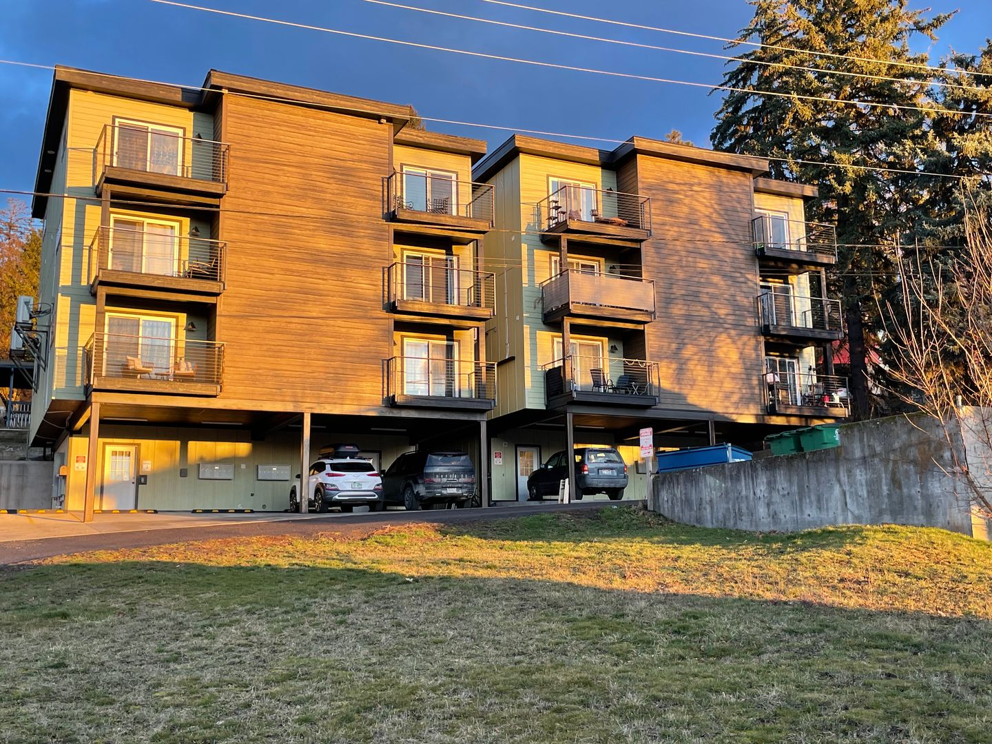 Moscow Apartment: 221 East C Street