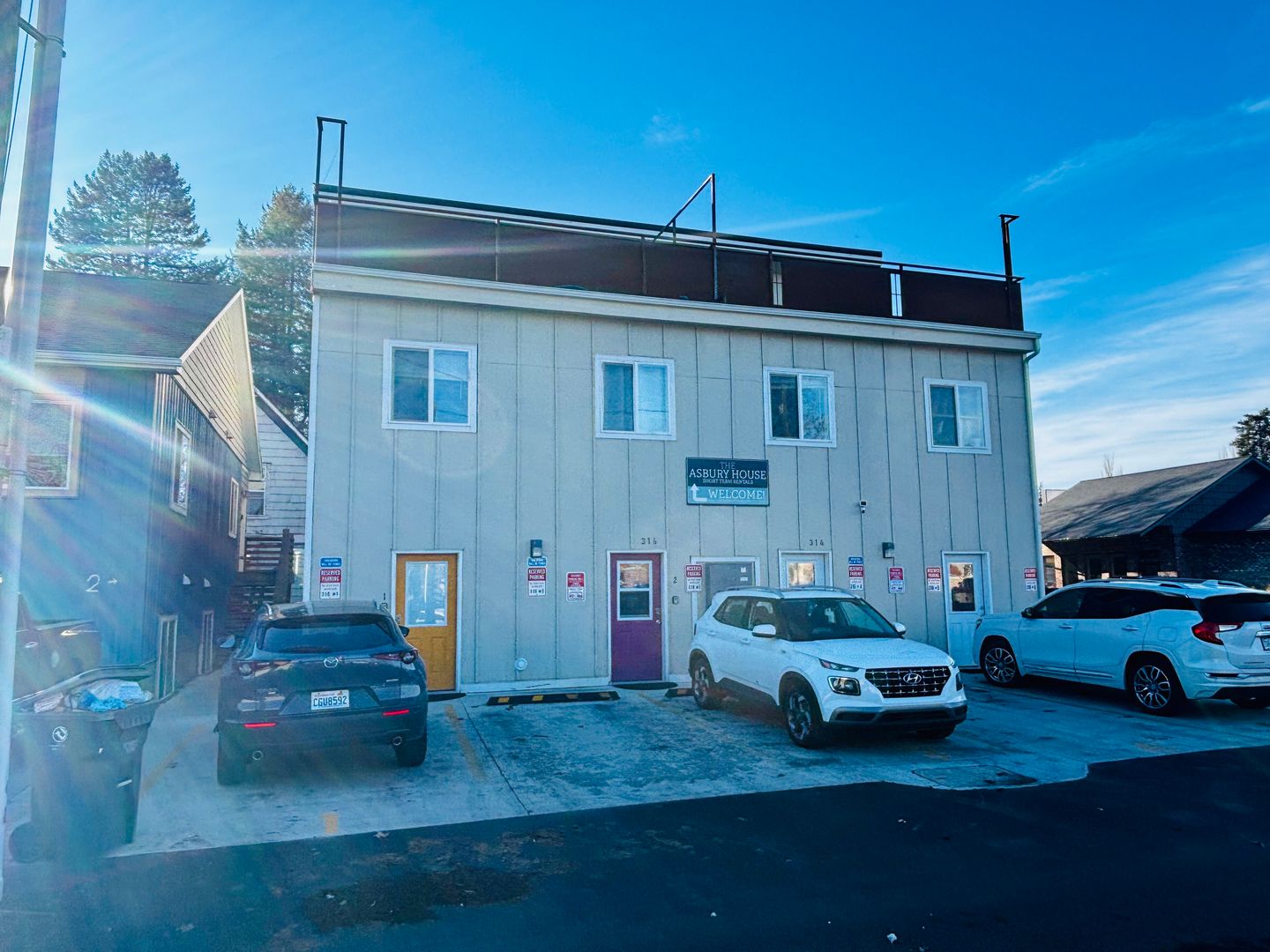 Moscow Apartment: 314 S Asbury St.