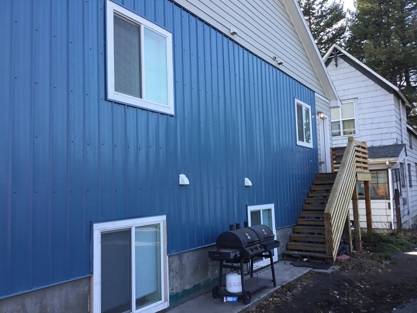 Moscow Apartment: 320 S Asbury St.