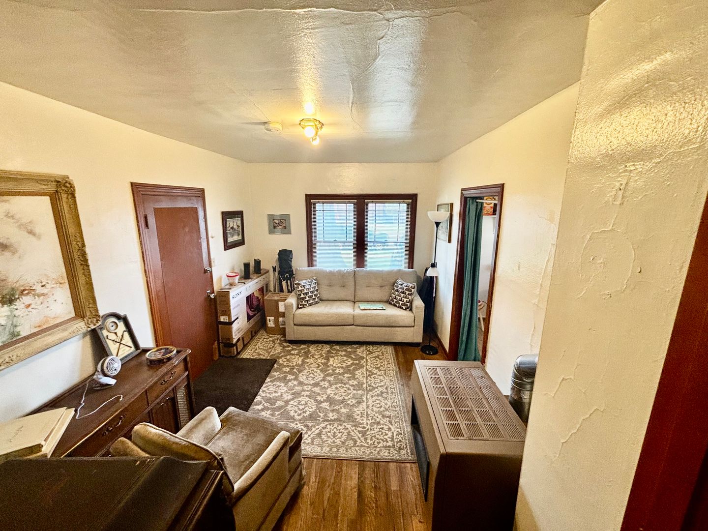 Moscow Apartment: 404 S Van Buren