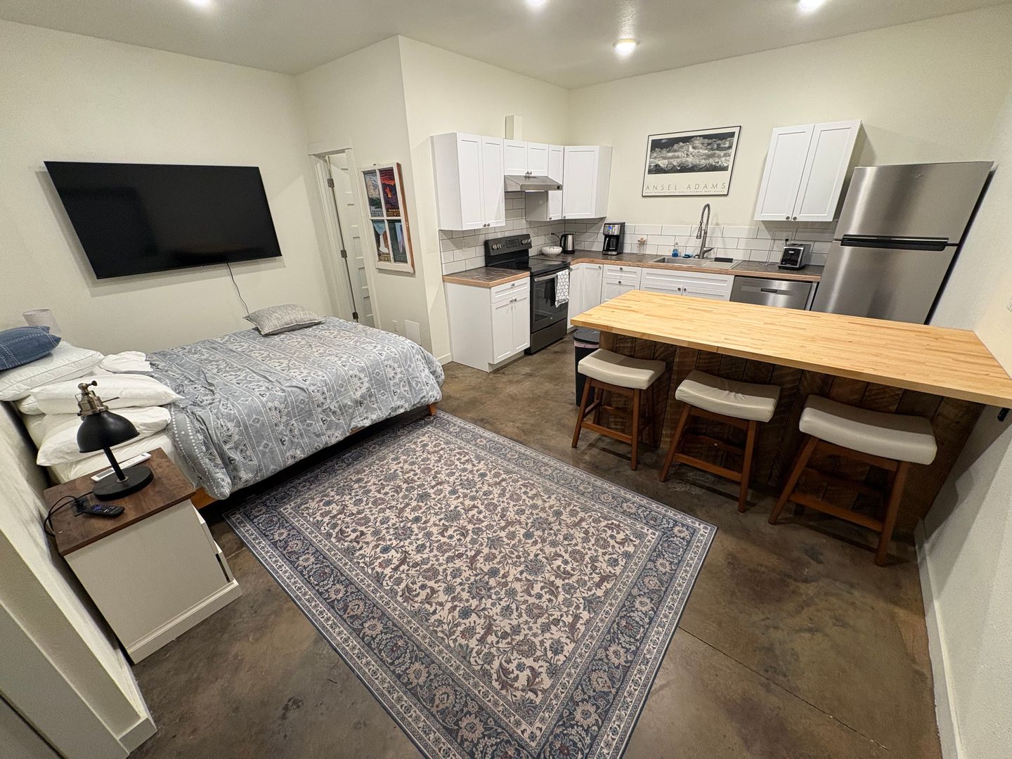 Moscow Apartment: 221 East C Street