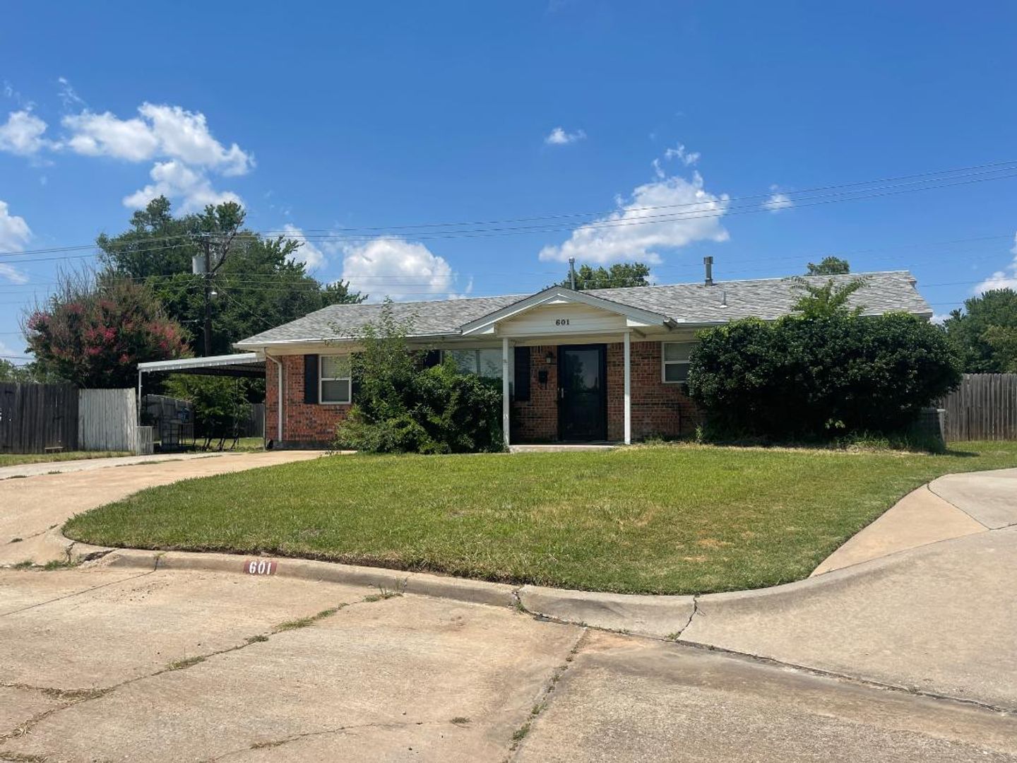Norman House: 601 Richmond Dr.