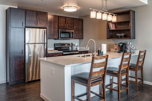 Dynamic Floor Plan - 1 Bedroom Fully Furnished - Downtown – photo 1