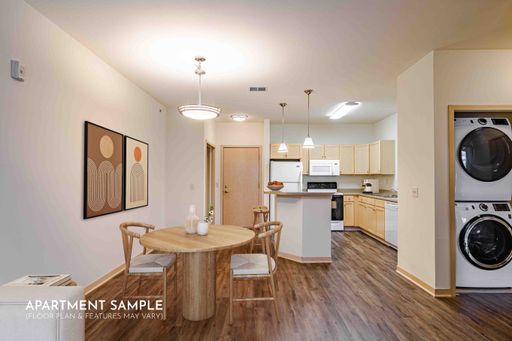B2 Floor Plan - 3 Bedroom - Downtown – photo 1