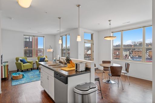 B Floor Plan - 2 Bedroom Fully Furnished - Westside – photo 1