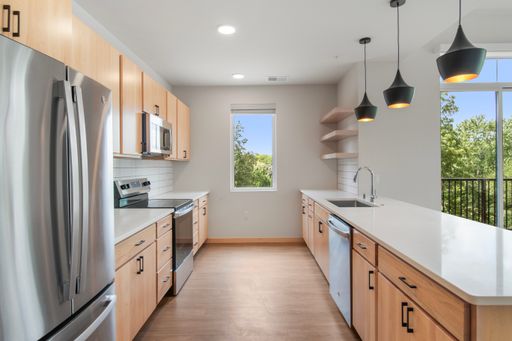 F1-V Floor Plan - 2 Bedroom - Westside – photo 1
