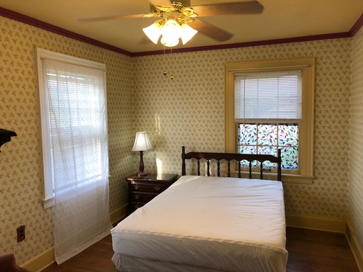 {Flexible Lease} Beautiful colonial adjacent to St. Vincent Healthcare – photo 1
