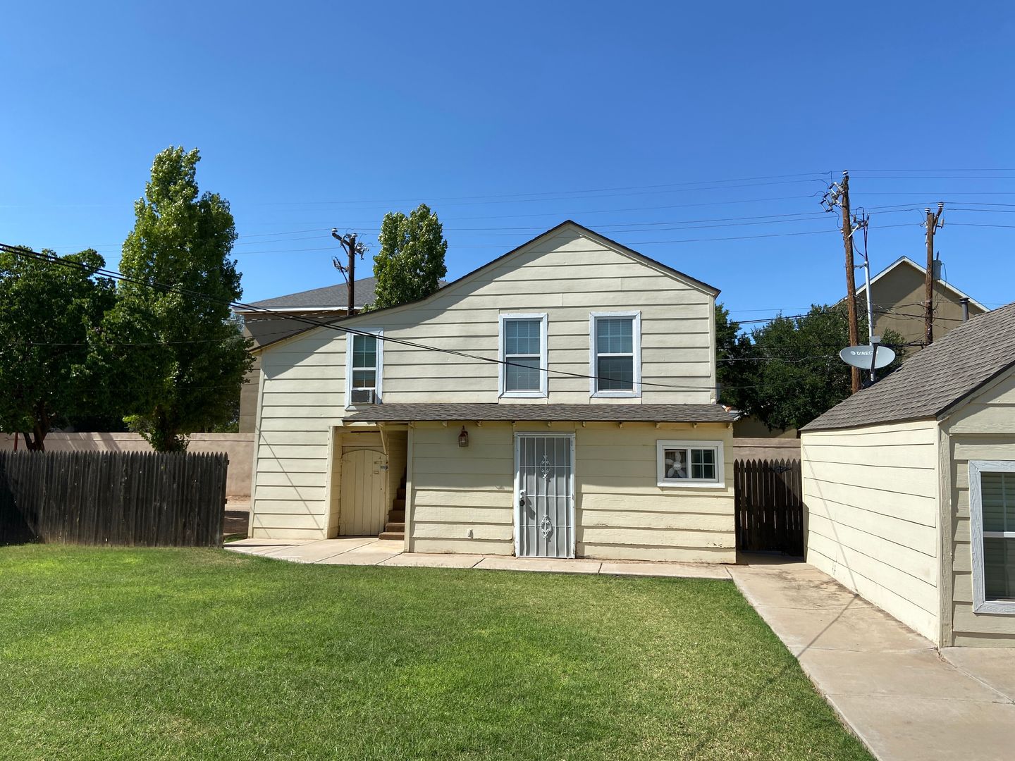 Lubbock Apartment: 2520 20th Street