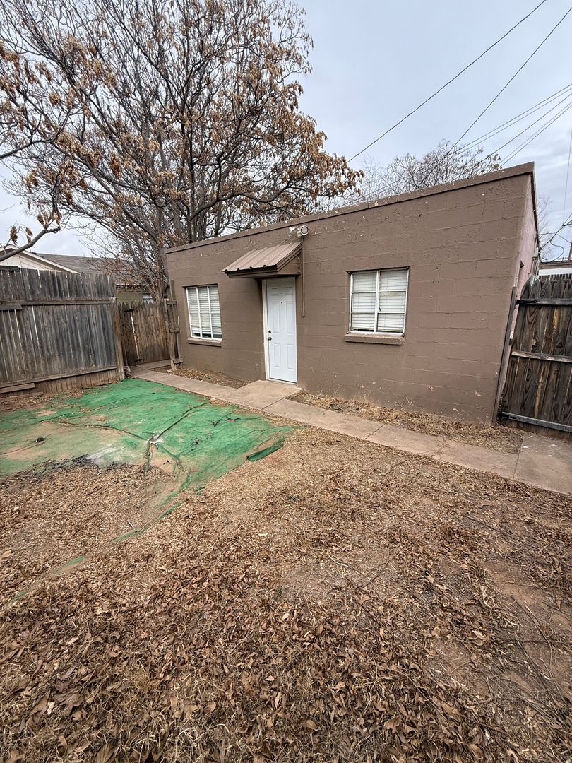Lubbock House: 3503 27th Street Rear