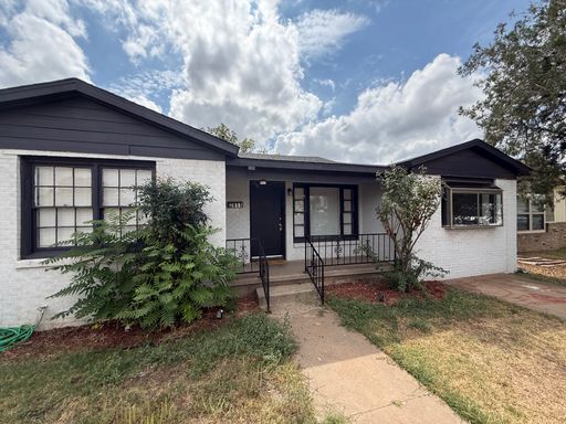 3 Bed 2 Bath Rental at 2811 35th Street, Lubbock, TX – photo 1