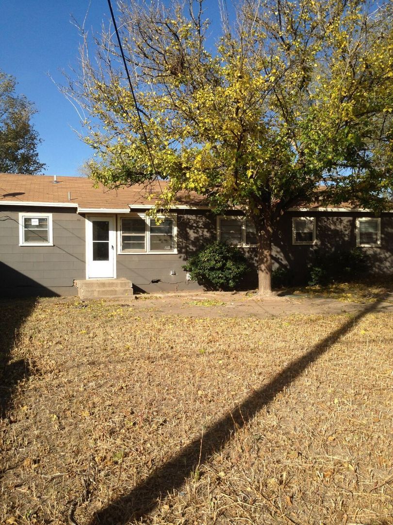 Lubbock House: 3815 25th