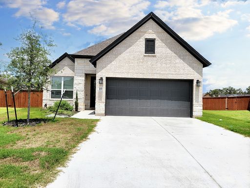 Spacious 3BR, 2BA Home with 2-Car Garage in Georgetown! – photo 1