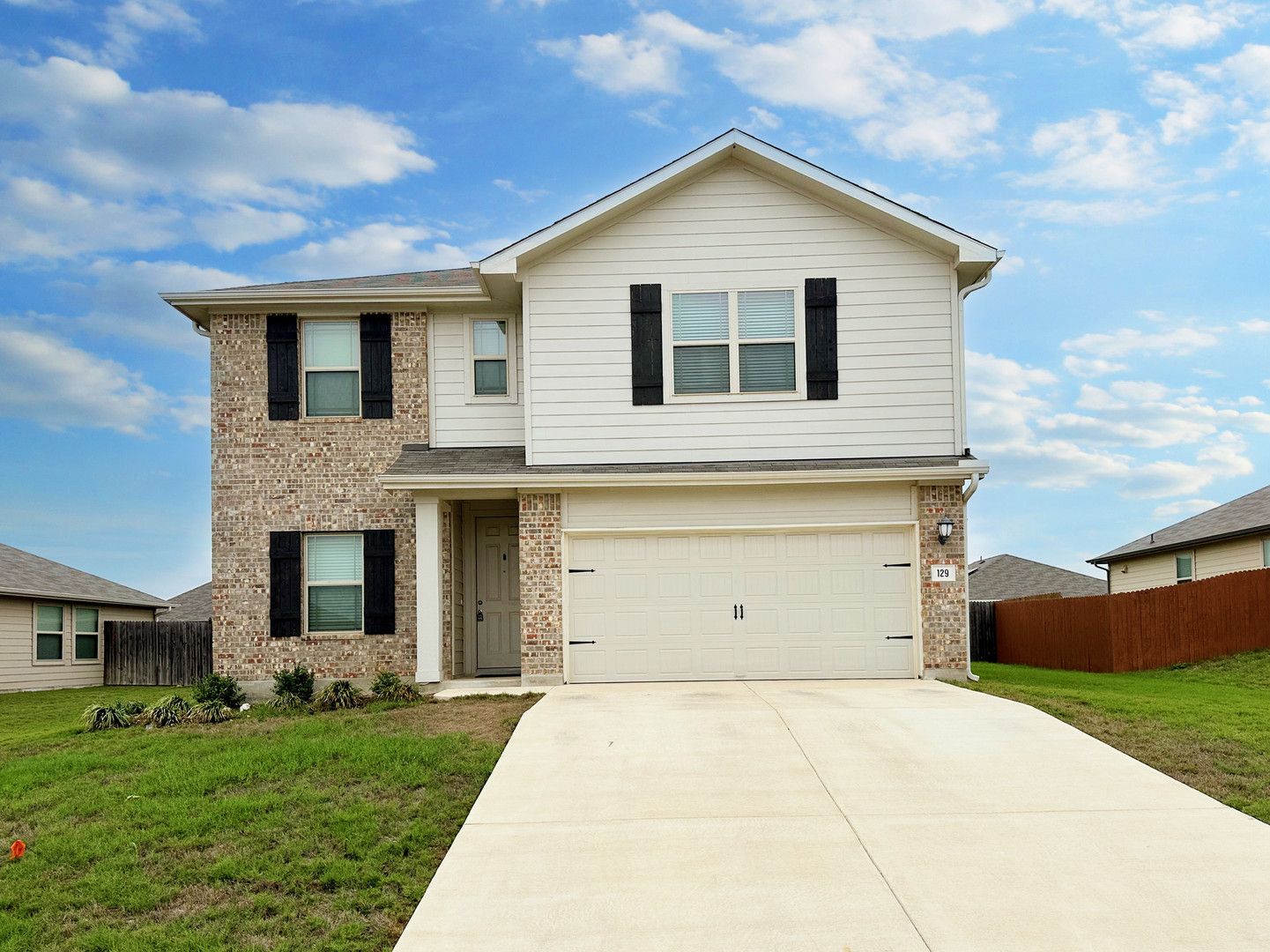 Kyle House: 129 Blooming Trail