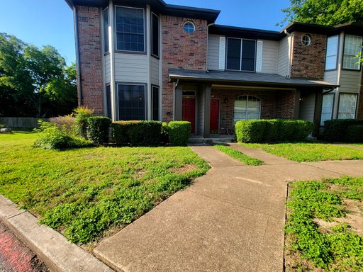 Spacious 3BR/2.5BA Townhome with Fireplace & Covered Patio – Austin! – photo 1