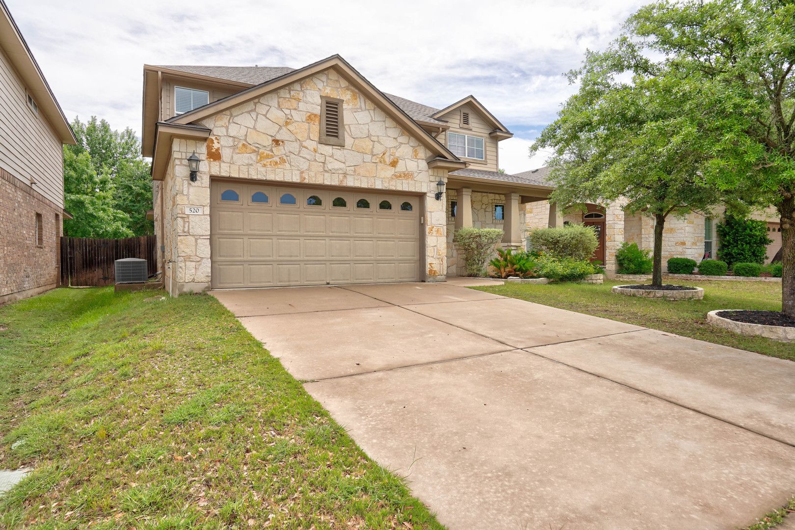 Cedar Park House: 520 Glacial Stream Lane