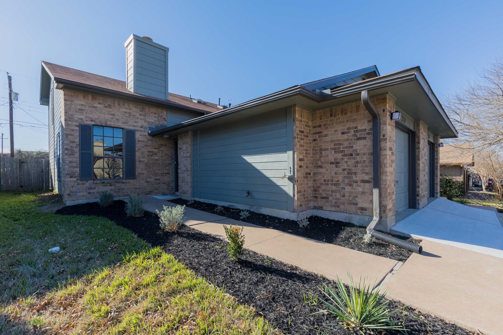 Round Rock Apartment: 317/319 Rawhide Loop