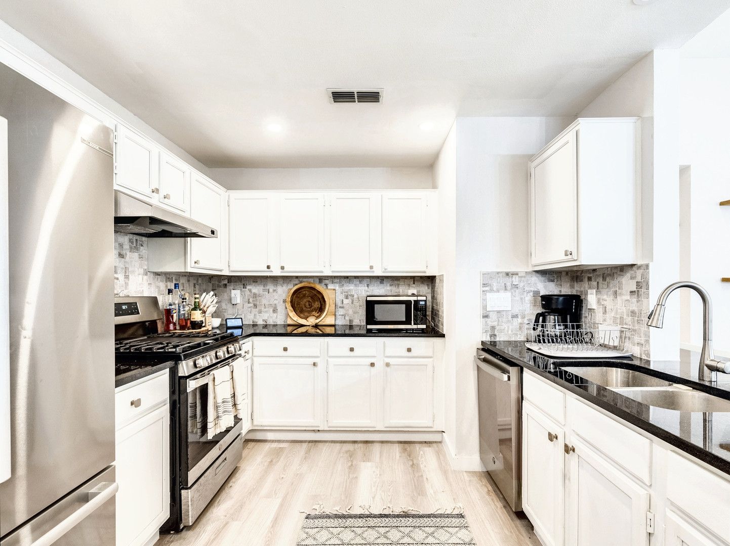 Austin House: 14205 Vandever Street