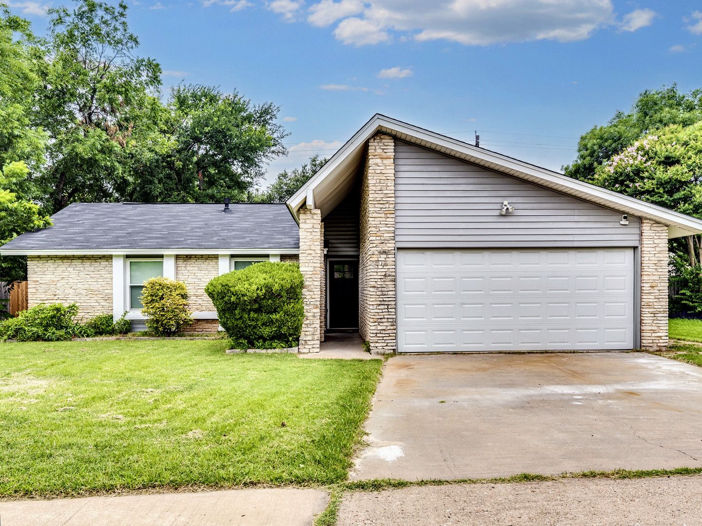 Austin House: 13002 Irongate Avenue
