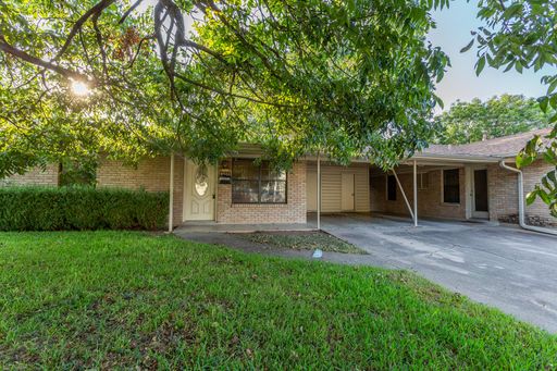 Charming 3BR/1BA Home with Covered Carport in Austin! – photo 1
