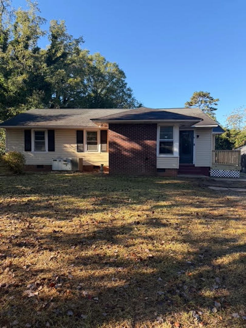 Greenville House: 14 Westbrook Lane