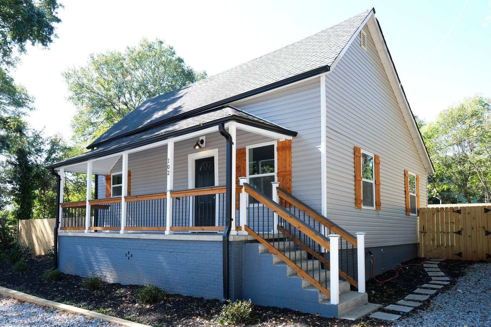 Greenville House: 102 Guess Street