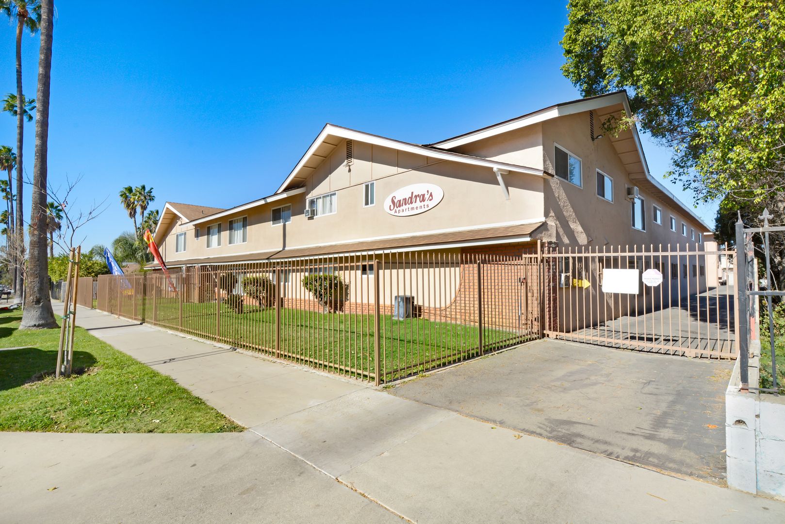 Riverside Apartment: 1789 7th St