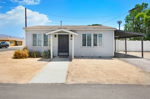 Beautiful 1 bedroom 1 Bath Unit – photo 1
