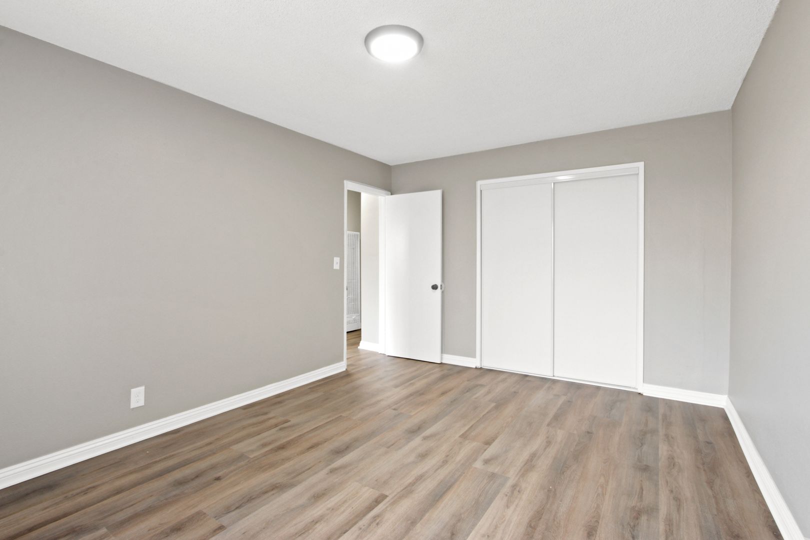 Ontario Apartment: 1425 W. Stoneridge Ct