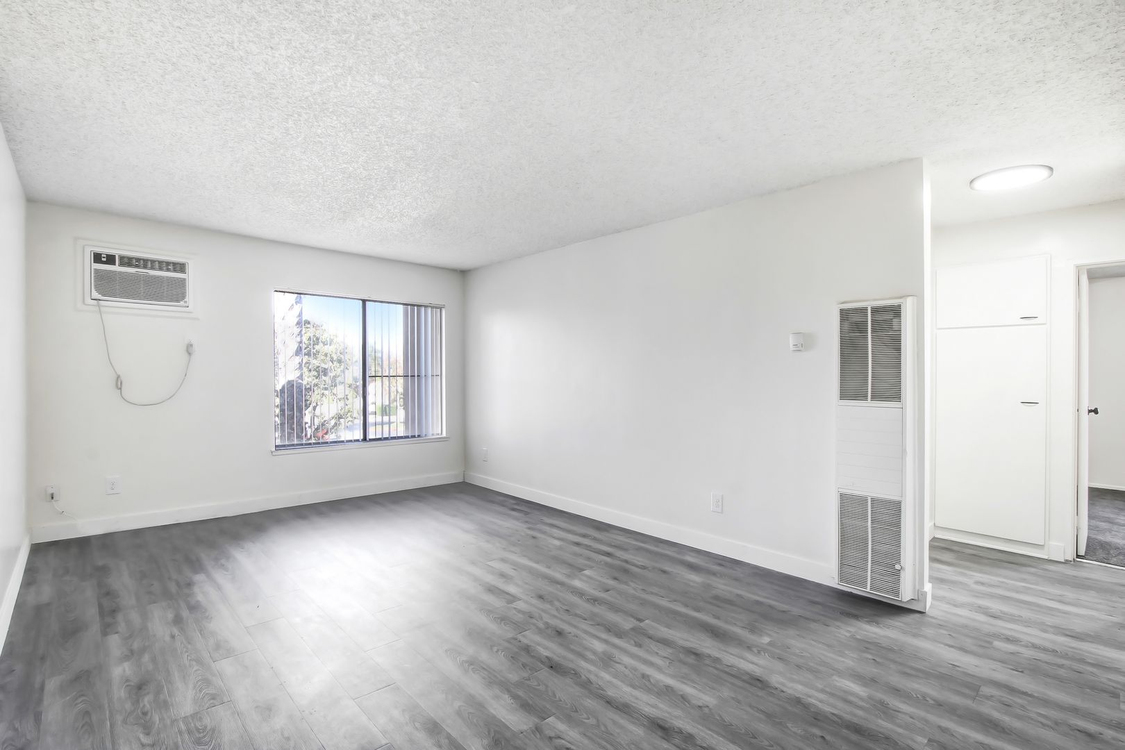Riverside Apartment: 1066 N Orange Street