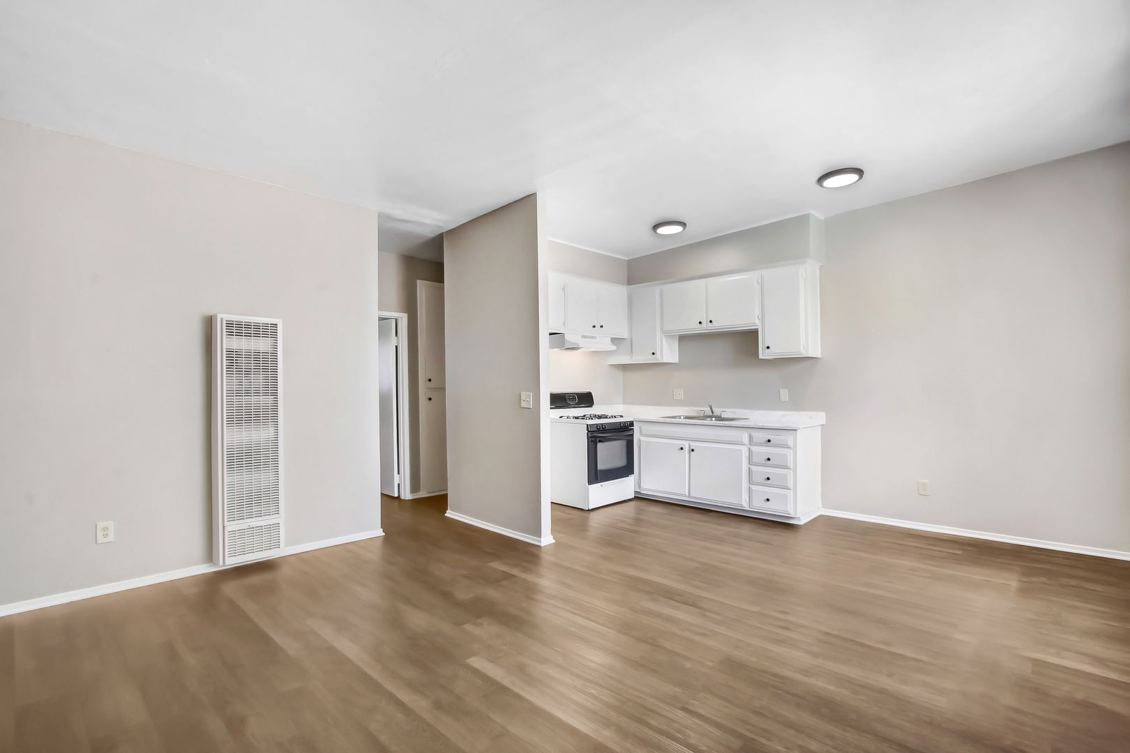 Riverside Apartment: 1789 7th St