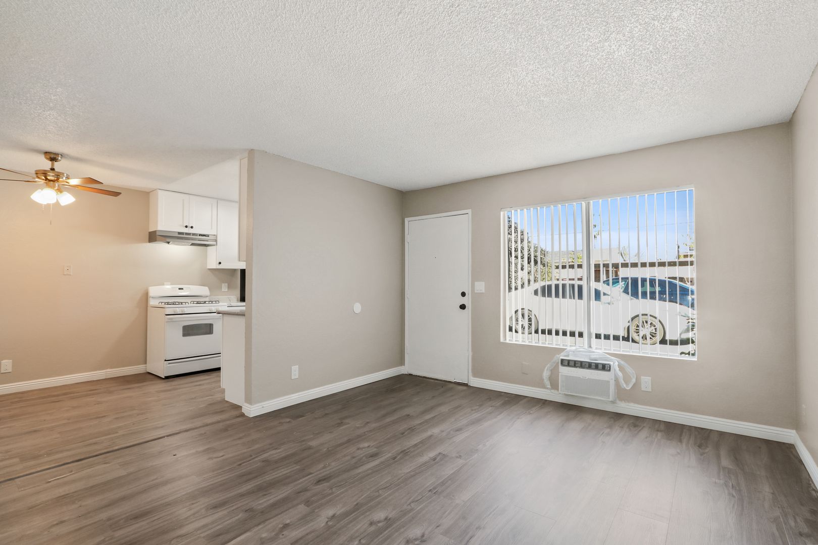 Ontario Apartment: 1356 W Stoneridge Ct.