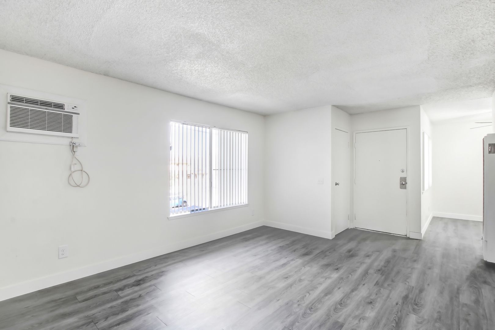 Riverside Apartment: 1066 N Orange Street