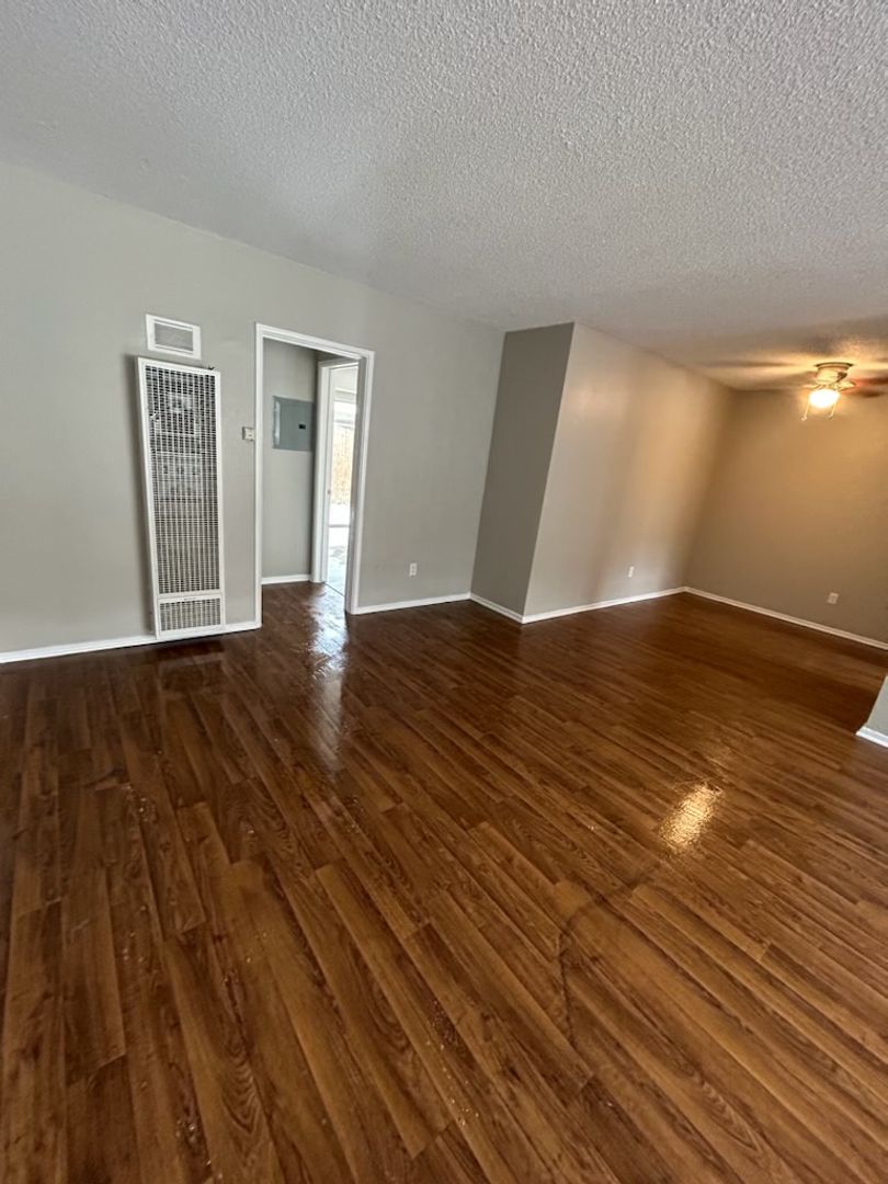 Riverside Apartment: 3461 Anderson Ave.