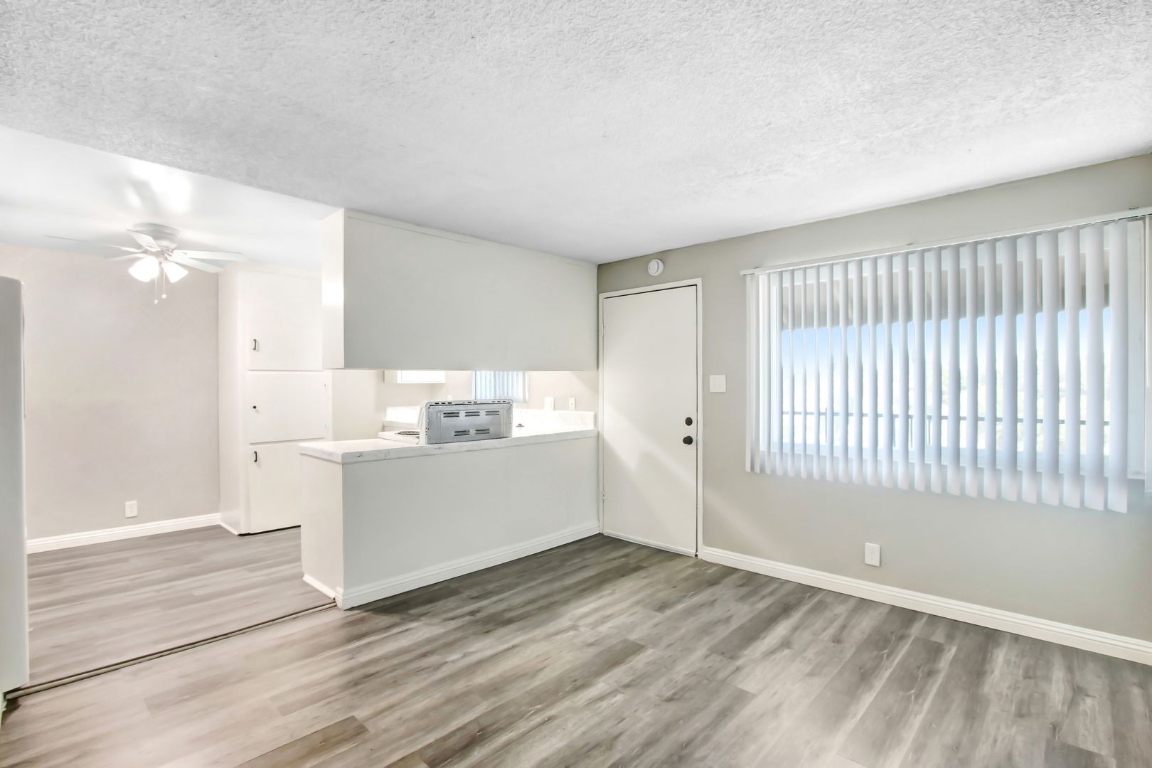 Riverside Apartment: 4640 Olivewood Ave.