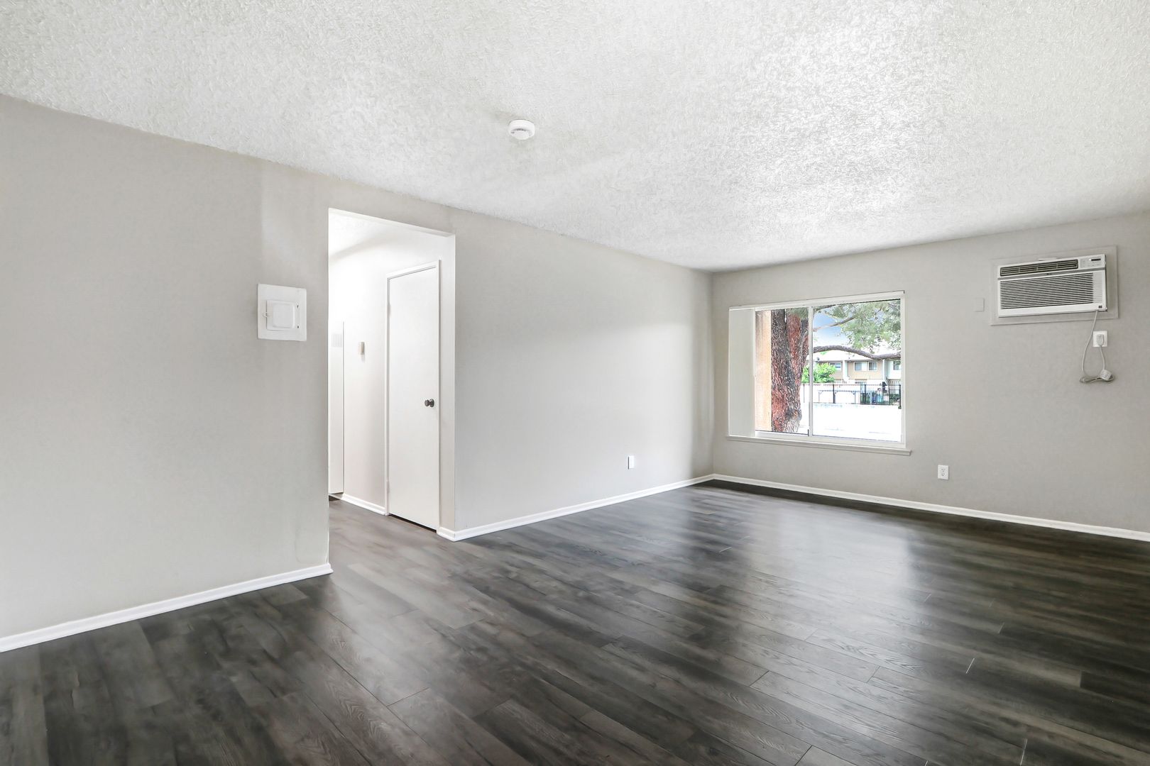 Riverside Apartment: 1066 N Orange Street